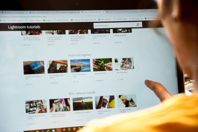 A computer screen displaying a photo management interface with a grid of organized images